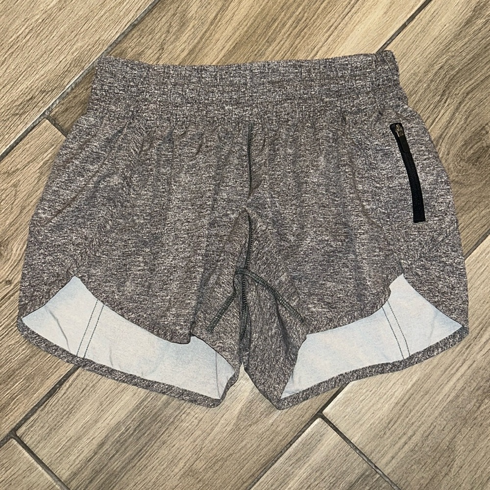 Lululemon Tracker Short V 4”